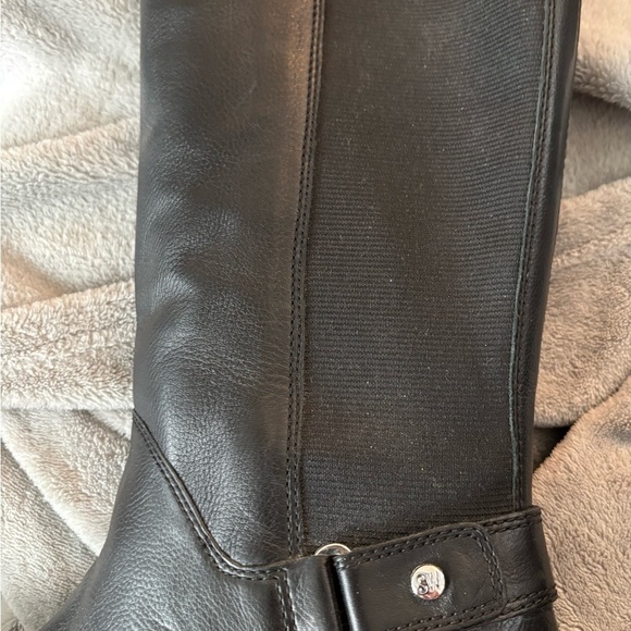 Stuart Weitzman woman’s black riding boot size 7.5 - Picture 5 of 8